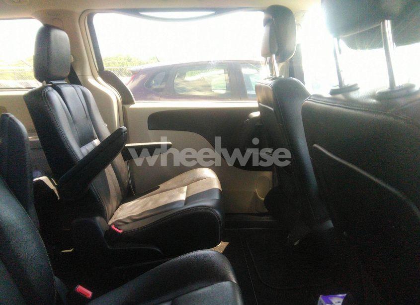 Photo 8 of 2013 Chrysler Town & COUNTRY TOURING (VIN 2C4RC1BG1DR721230)