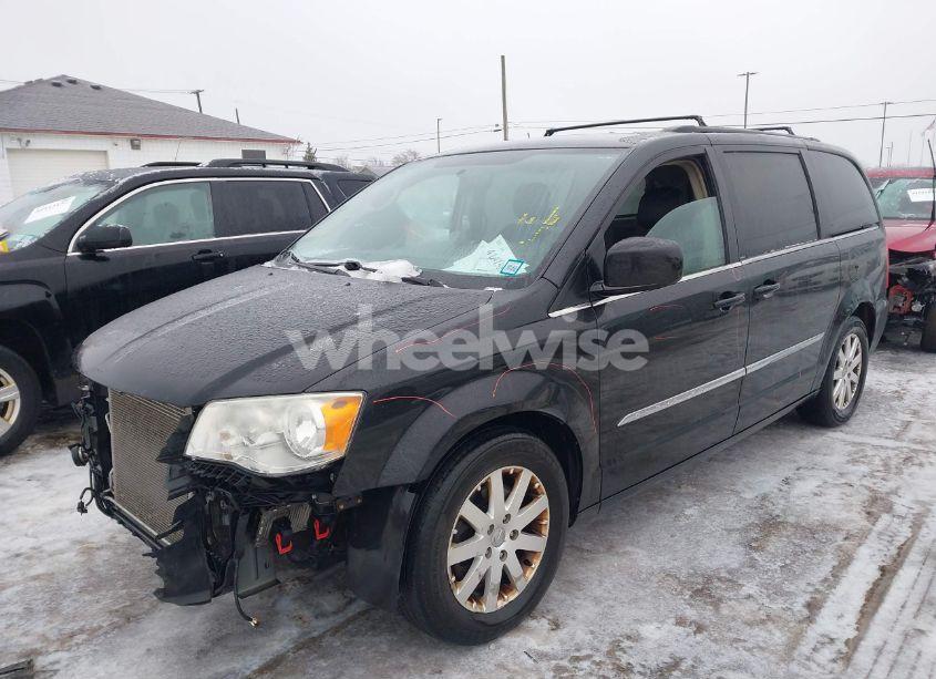 Photo 2 of 2013 Chrysler Town & COUNTRY TOURING (VIN 2C4RC1BG1DR745141)