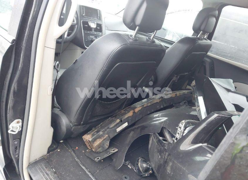 Photo 8 of 2013 Chrysler Town & COUNTRY TOURING (VIN 2C4RC1BG1DR745141)