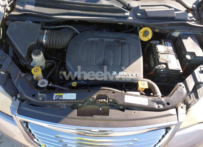 Photo 10 of 2013 Chrysler Town & COUNTRY TOURING (VIN 2C4RC1BG1DR774400)