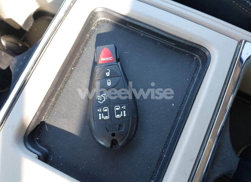 Photo 11 of 2013 Chrysler Town & COUNTRY TOURING (VIN 2C4RC1BG1DR774400)