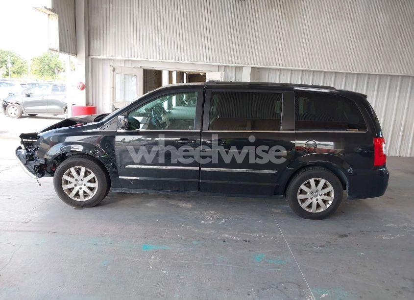 Photo 15 of 2013 Chrysler Town & COUNTRY TOURING (VIN 2C4RC1BG1DR810277)