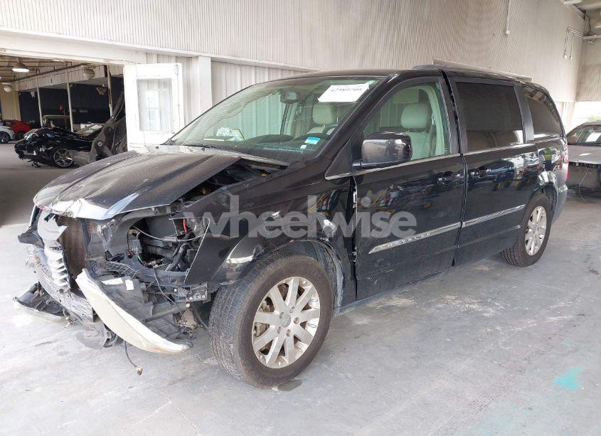 Photo 2 of 2013 Chrysler Town & COUNTRY TOURING (VIN 2C4RC1BG1DR810277)