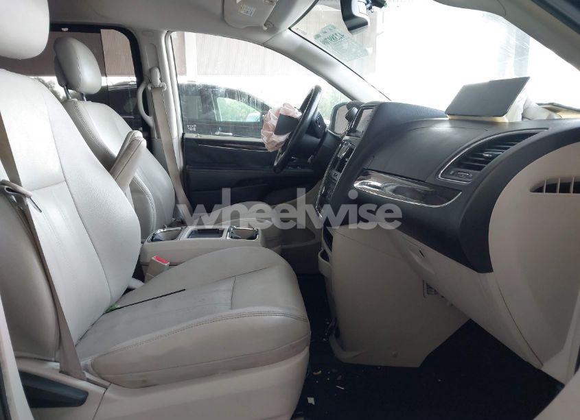 Photo 5 of 2013 Chrysler Town & COUNTRY TOURING (VIN 2C4RC1BG1DR810277)