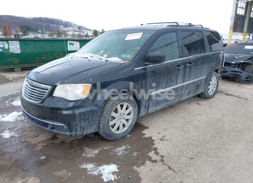 Photo 2 of 2014 Chrysler Town & COUNTRY TOURING (VIN 2C4RC1BG1ER157158)
