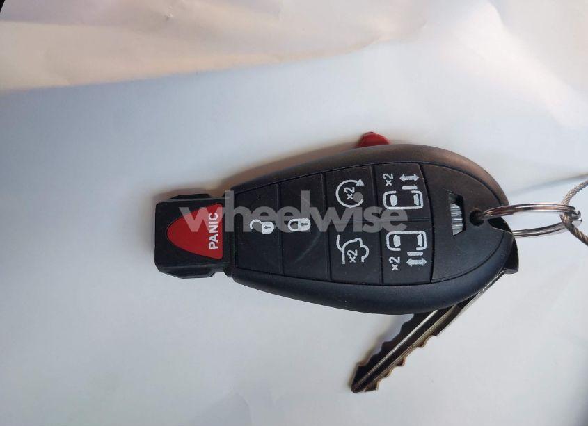 Photo 11 of 2014 Chrysler Town & COUNTRY TOURING (VIN 2C4RC1BG1ER157984)