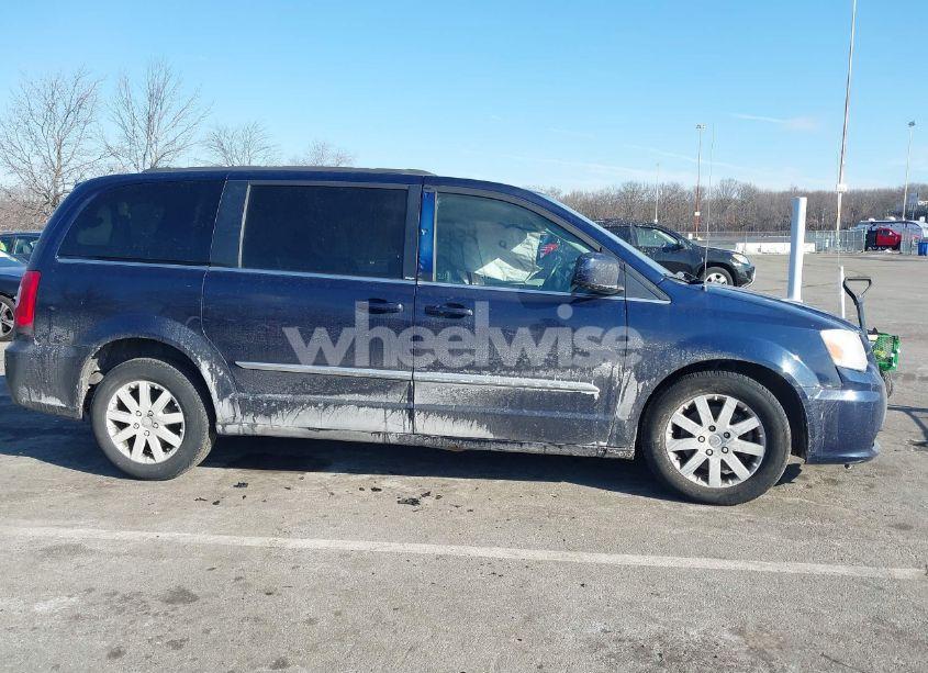 Photo 13 of 2014 Chrysler Town & COUNTRY TOURING (VIN 2C4RC1BG1ER157984)