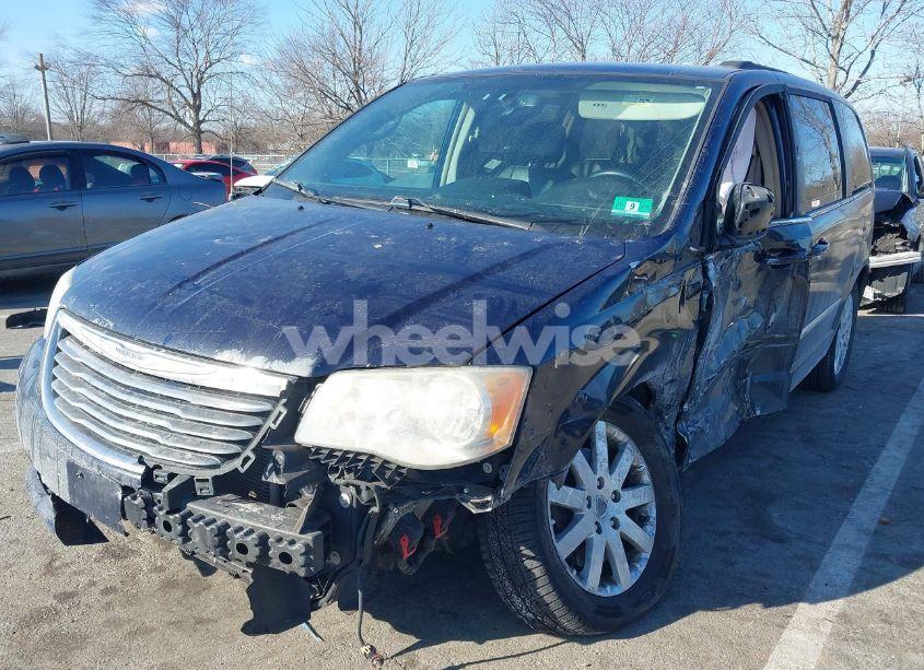 Photo 2 of 2014 Chrysler Town & COUNTRY TOURING (VIN 2C4RC1BG1ER157984)