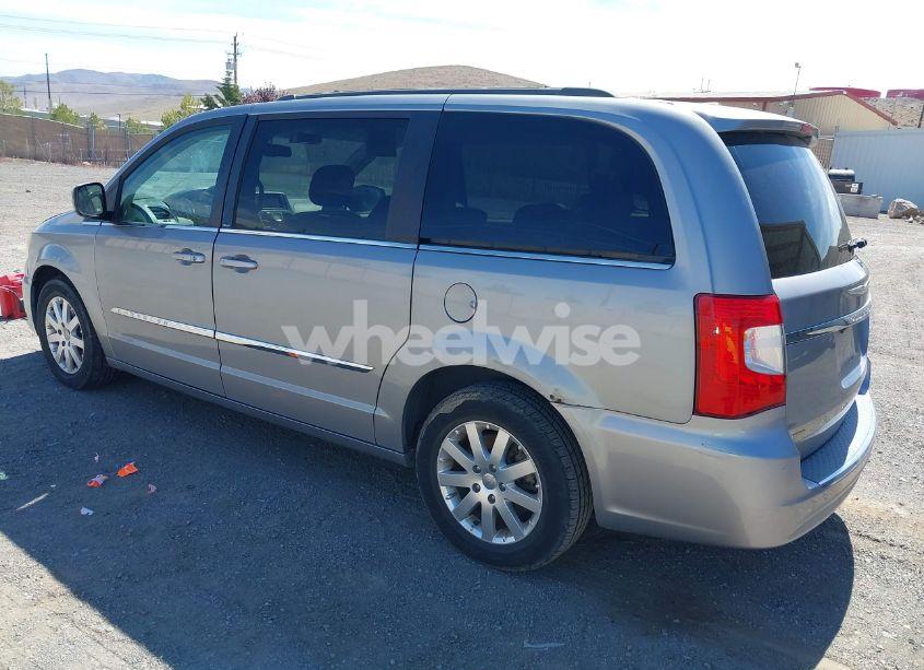 Photo 3 of 2014 Chrysler Town & COUNTRY TOURING (VIN 2C4RC1BG1ER216032)