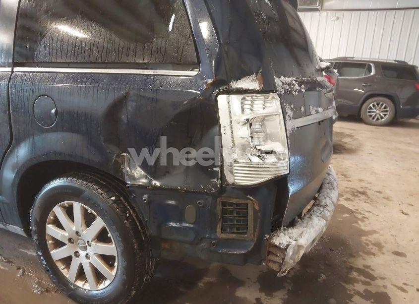 Photo 12 of 2014 Chrysler Town & COUNTRY TOURING (VIN 2C4RC1BG1ER231730)