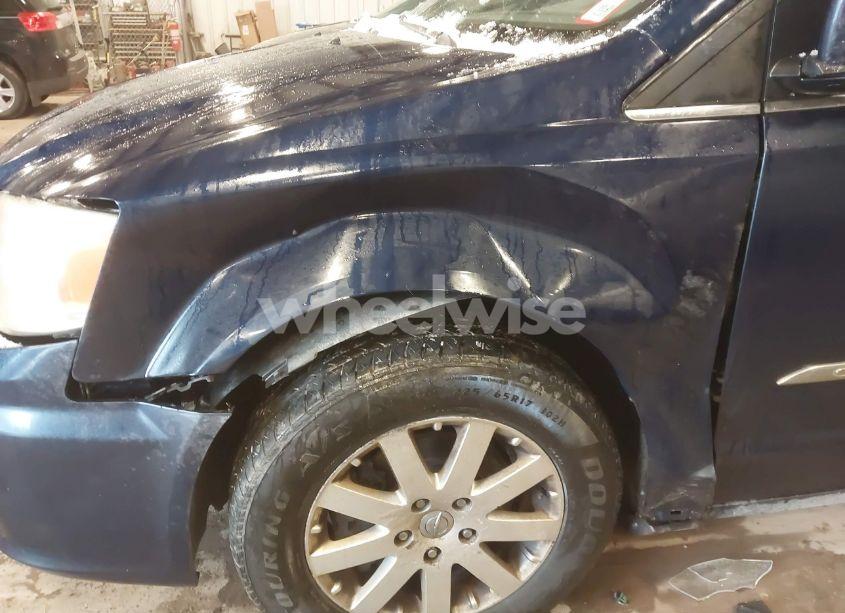 Photo 14 of 2014 Chrysler Town & COUNTRY TOURING (VIN 2C4RC1BG1ER231730)