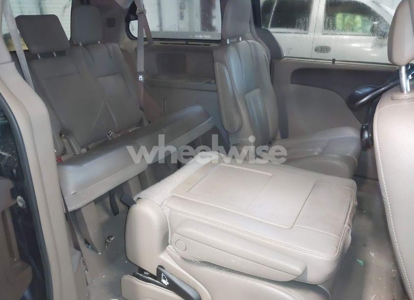 Photo 8 of 2014 Chrysler Town & COUNTRY TOURING (VIN 2C4RC1BG1ER231730)