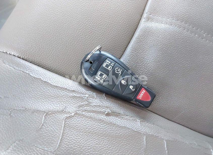 Photo 11 of 2014 Chrysler Town & COUNTRY TOURING (VIN 2C4RC1BG1ER270138)