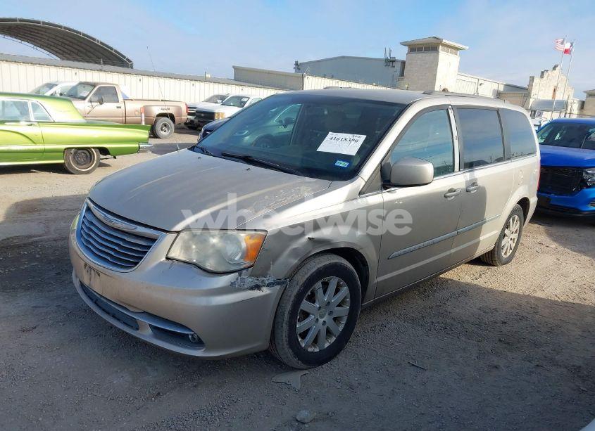 Photo 2 of 2014 Chrysler Town & COUNTRY TOURING (VIN 2C4RC1BG1ER270138)