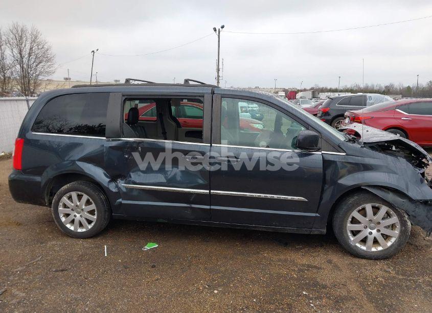 Photo 13 of 2014 Chrysler Town & COUNTRY TOURING (VIN 2C4RC1BG1ER271404)