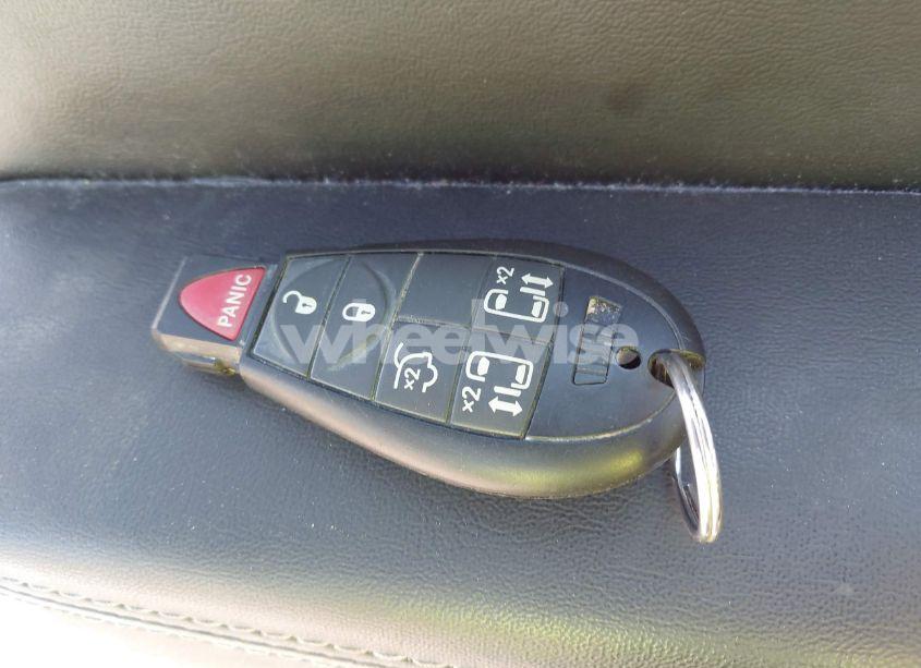 Photo 11 of 2014 Chrysler Town & COUNTRY TOURING (VIN 2C4RC1BG1ER285917)