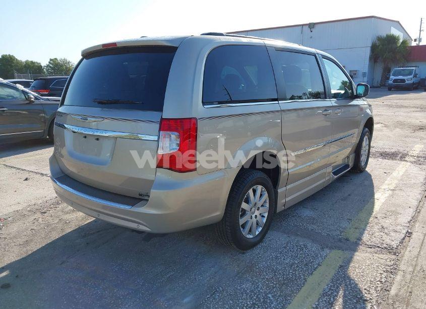 Photo 4 of 2014 Chrysler Town & COUNTRY TOURING (VIN 2C4RC1BG1ER285917)