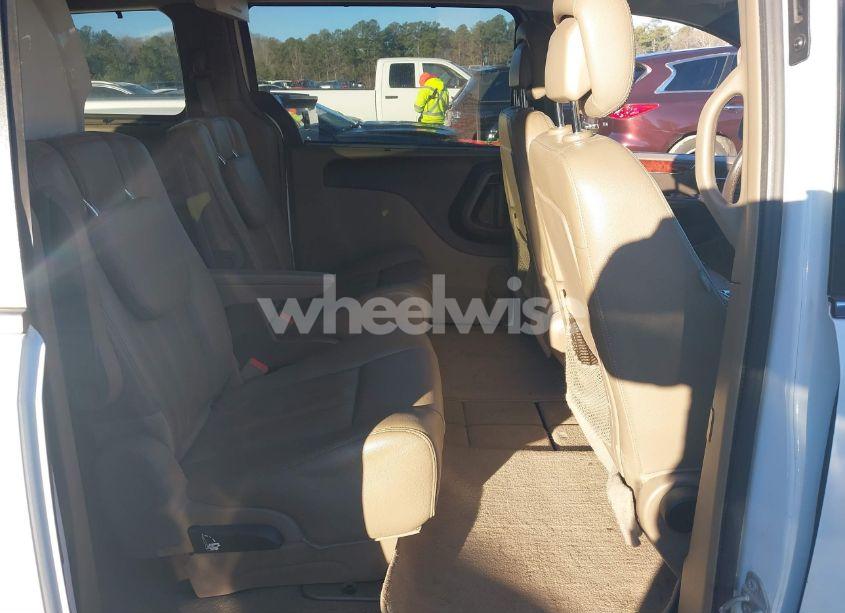 Photo 8 of 2014 Chrysler Town & COUNTRY TOURING (VIN 2C4RC1BG1ER338793)