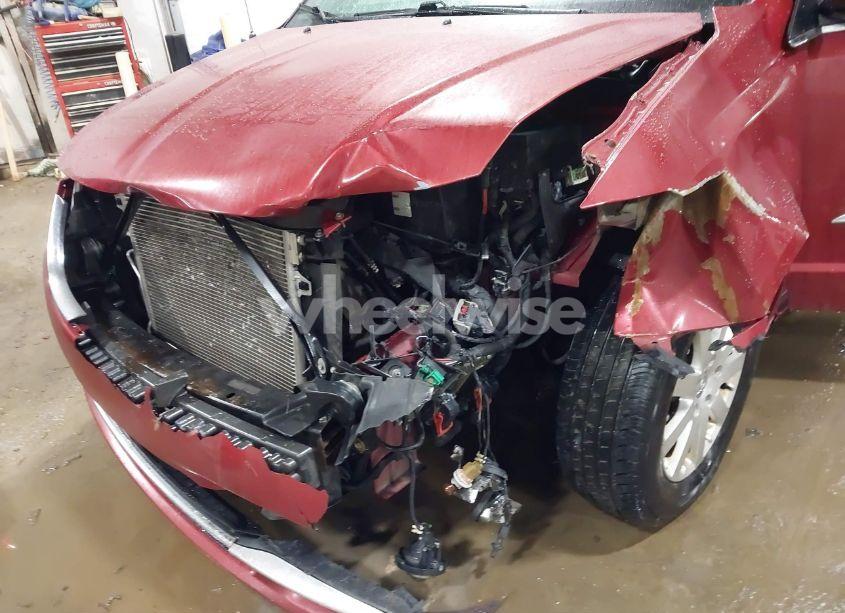 Photo 6 of 2014 Chrysler Town & COUNTRY TOURING (VIN 2C4RC1BG1ER360034)