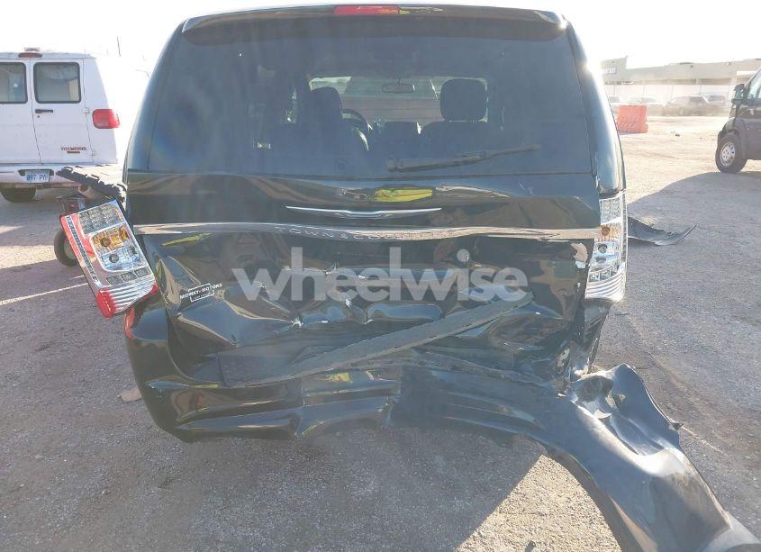 Photo 6 of 2014 Chrysler Town & COUNTRY TOURING (VIN 2C4RC1BG1ER372524)