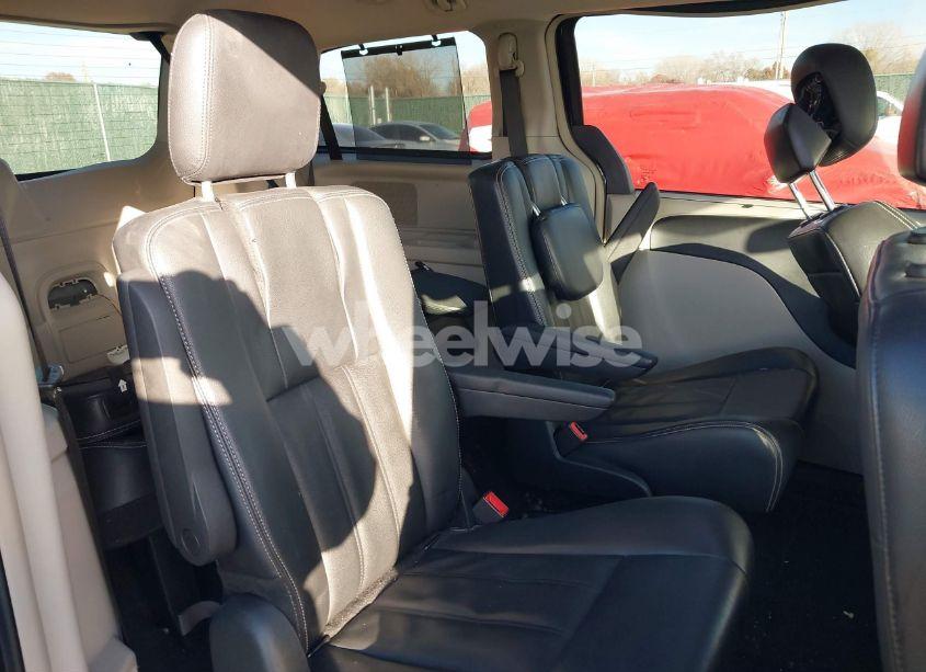 Photo 8 of 2014 Chrysler Town & COUNTRY TOURING (VIN 2C4RC1BG1ER372524)