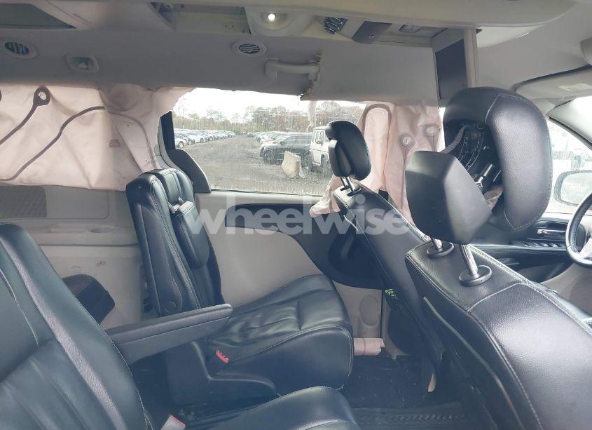 Photo 8 of 2014 Chrysler Town & COUNTRY TOURING (VIN 2C4RC1BG1ER398699)