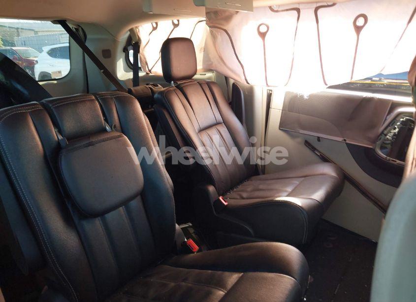 Photo 8 of 2014 Chrysler Town & COUNTRY TOURING (VIN 2C4RC1BG1ER409958)