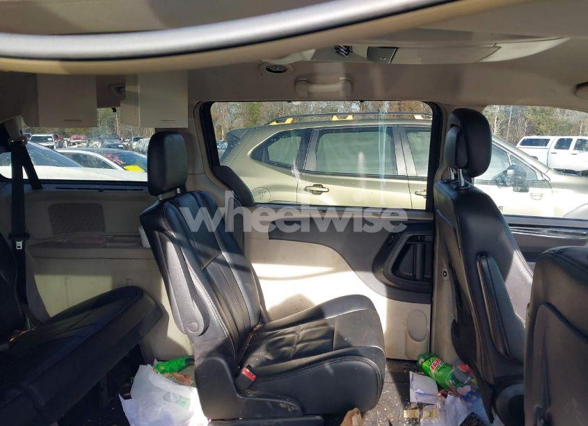 Photo 8 of 2014 Chrysler Town & COUNTRY TOURING (VIN 2C4RC1BG1ER418725)