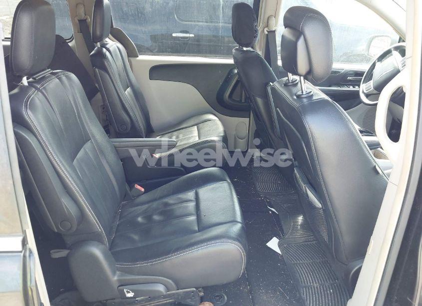 Photo 8 of 2014 Chrysler Town & COUNTRY TOURING (VIN 2C4RC1BG1ER435461)