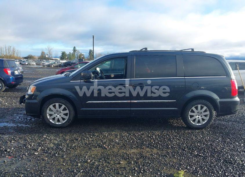 Photo 14 of 2014 Chrysler Town & COUNTRY TOURING (VIN 2C4RC1BG1ER435802)