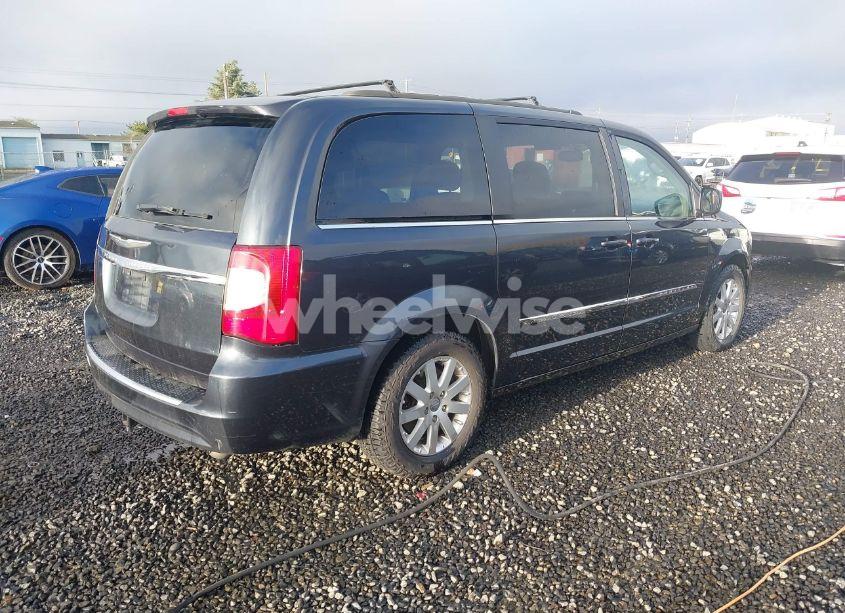 Photo 4 of 2014 Chrysler Town & COUNTRY TOURING (VIN 2C4RC1BG1ER435802)