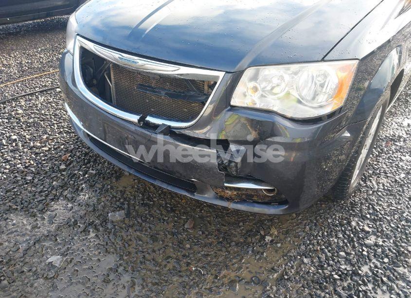 Photo 6 of 2014 Chrysler Town & COUNTRY TOURING (VIN 2C4RC1BG1ER435802)