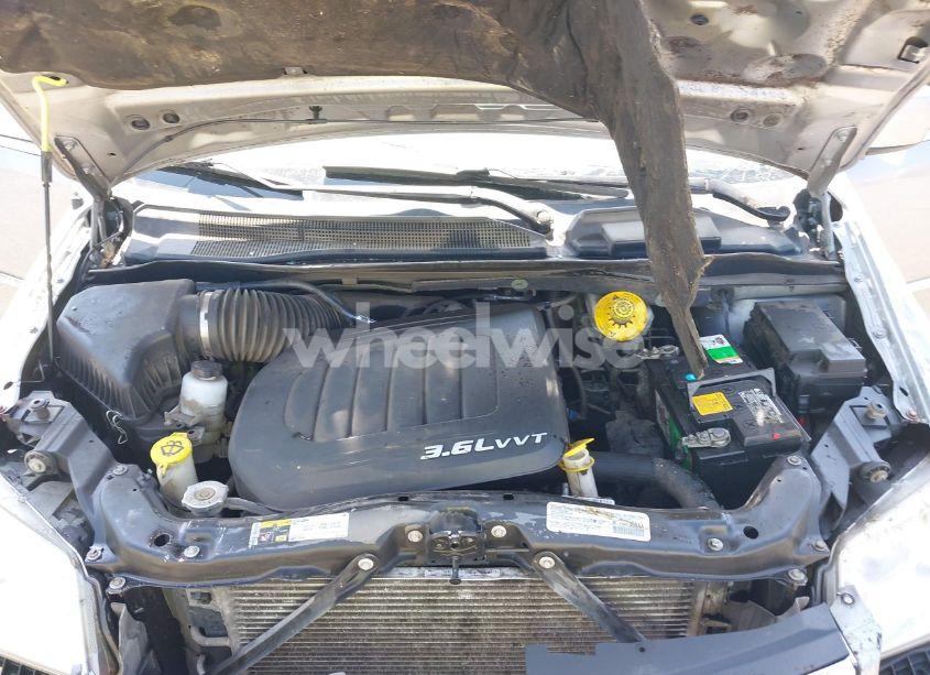 Photo 10 of 2014 Chrysler Town & COUNTRY TOURING (VIN 2C4RC1BG1ER439557)