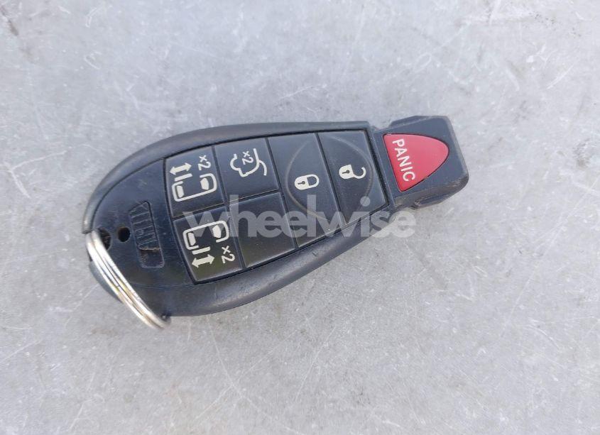 Photo 11 of 2014 Chrysler Town & COUNTRY TOURING (VIN 2C4RC1BG1ER439557)