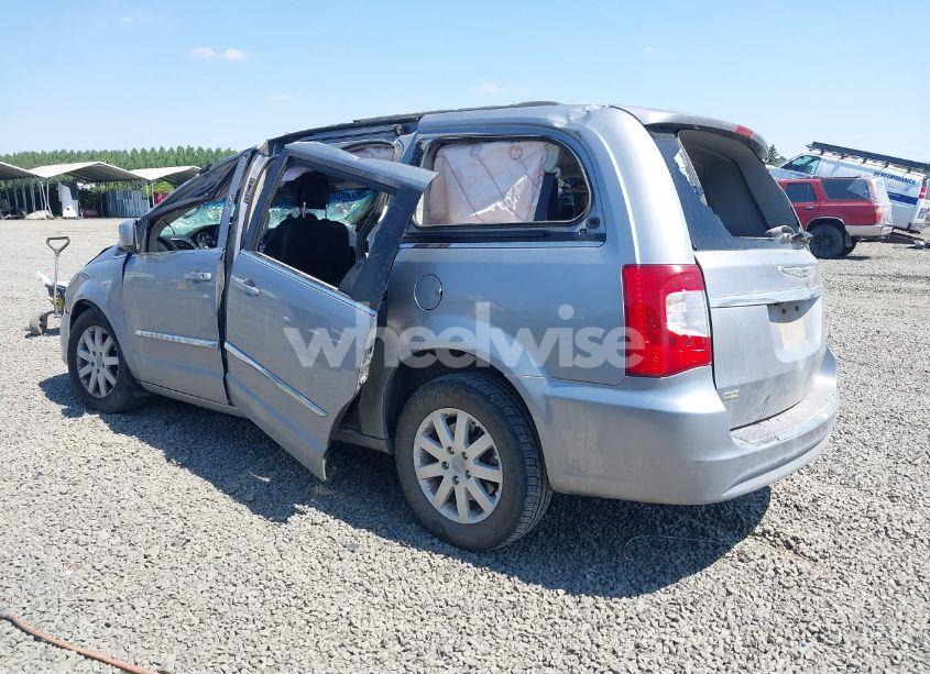 Photo 3 of 2014 Chrysler Town & COUNTRY TOURING (VIN 2C4RC1BG1ER439557)