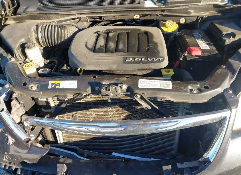 Photo 10 of 2014 Chrysler Town & COUNTRY TOURING (VIN 2C4RC1BG1ER445102)