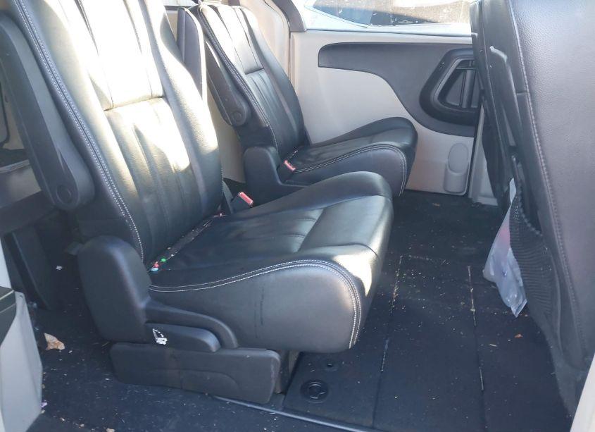 Photo 8 of 2014 Chrysler Town & COUNTRY TOURING (VIN 2C4RC1BG1ER445102)