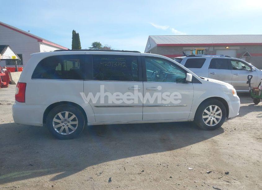 Photo 13 of 2015 Chrysler Town & COUNTRY TOURING (VIN 2C4RC1BG1FR545296)