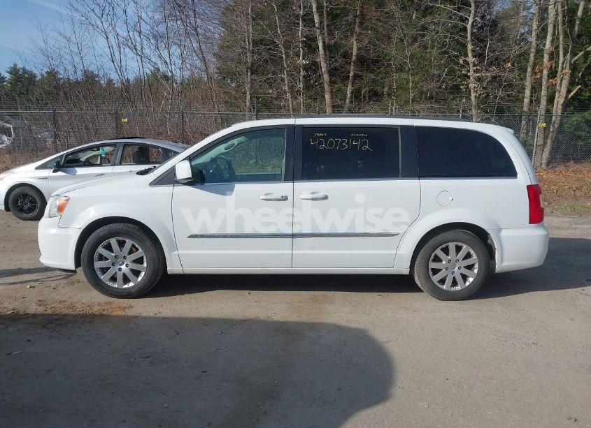Photo 14 of 2015 Chrysler Town & COUNTRY TOURING (VIN 2C4RC1BG1FR545296)