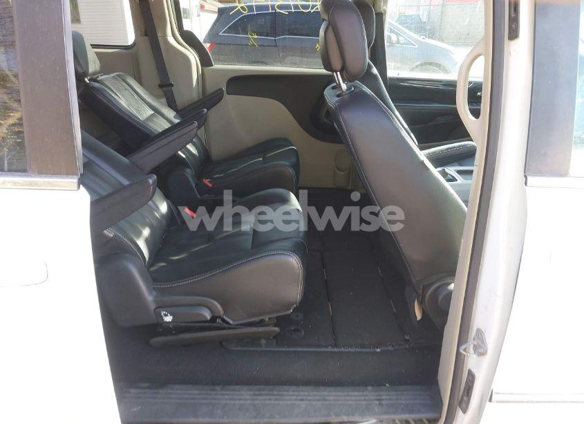 Photo 8 of 2015 Chrysler Town & COUNTRY TOURING (VIN 2C4RC1BG1FR545296)