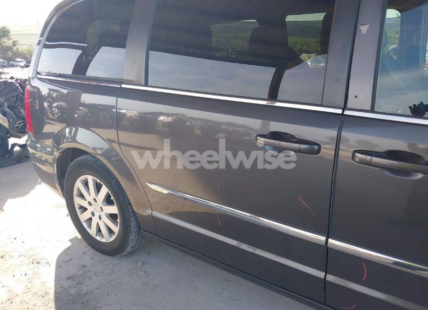 Photo 16 of 2015 Chrysler Town & COUNTRY TOURING (VIN 2C4RC1BG1FR595728)