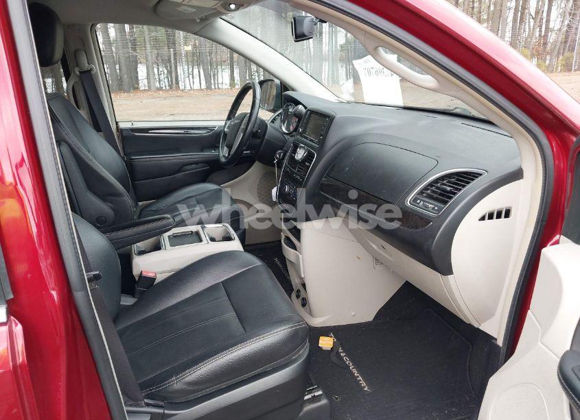 Photo 5 of 2015 Chrysler Town & COUNTRY TOURING (VIN 2C4RC1BG1FR601916)