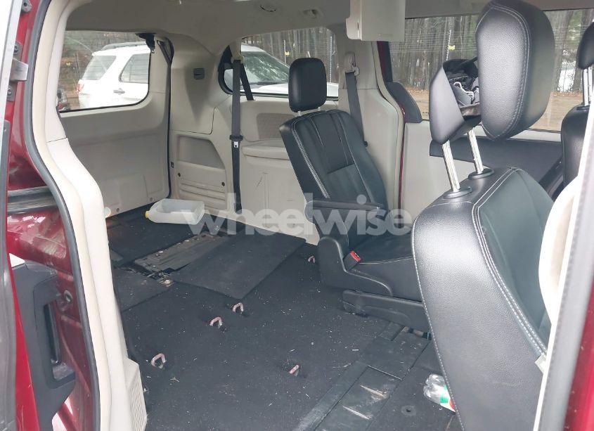 Photo 8 of 2015 Chrysler Town & COUNTRY TOURING (VIN 2C4RC1BG1FR601916)