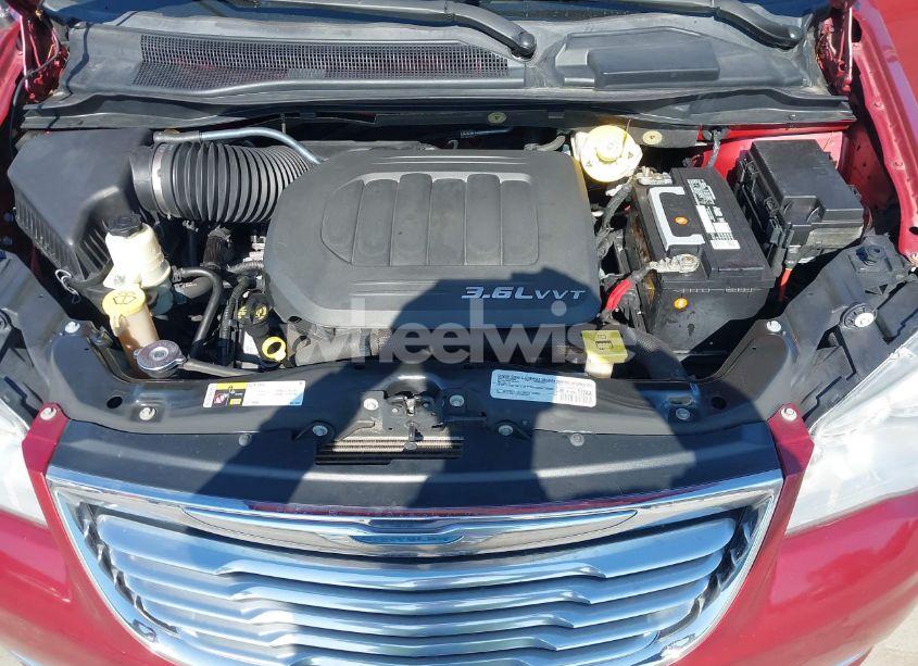 Photo 10 of 2015 Chrysler Town & COUNTRY TOURING (VIN 2C4RC1BG1FR617369)