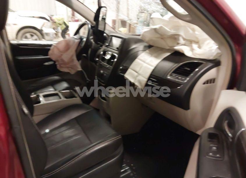 Photo 5 of 2015 Chrysler Town & COUNTRY TOURING (VIN 2C4RC1BG1FR618568)