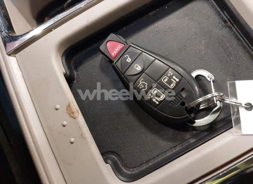 Photo 11 of 2015 Chrysler Town & COUNTRY TOURING (VIN 2C4RC1BG1FR638495)