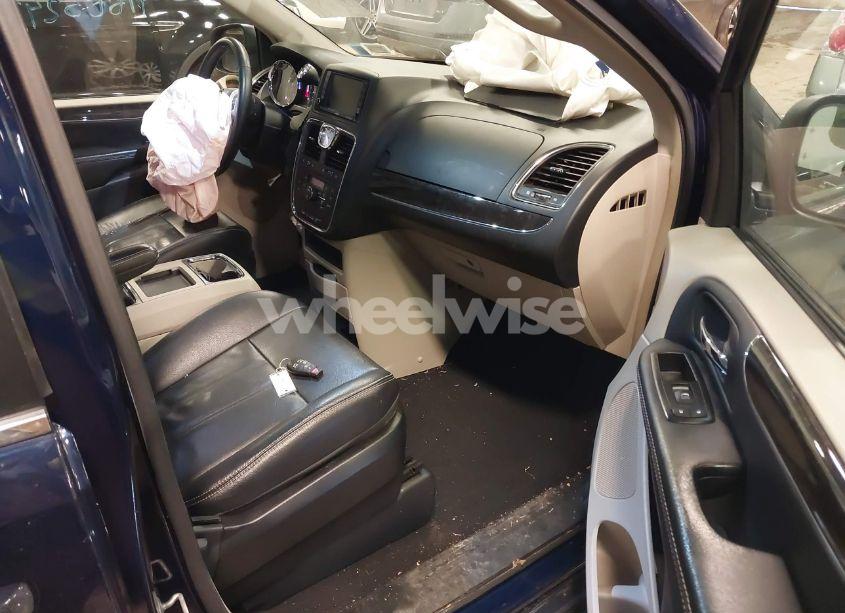 Photo 5 of 2015 Chrysler Town & COUNTRY TOURING (VIN 2C4RC1BG1FR638495)