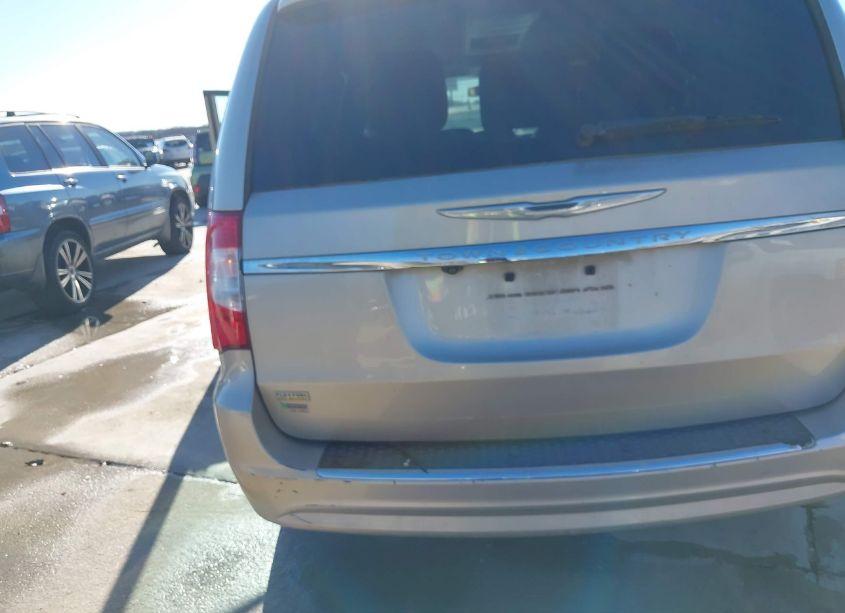 Photo 6 of 2015 Chrysler Town & COUNTRY TOURING (VIN 2C4RC1BG1FR661274)