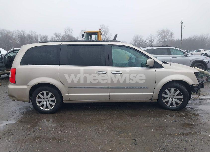 Photo 13 of 2015 Chrysler Town & COUNTRY TOURING (VIN 2C4RC1BG1FR698941)