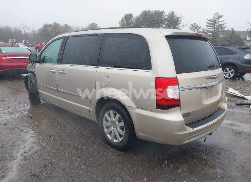 Photo 3 of 2015 Chrysler Town & COUNTRY TOURING (VIN 2C4RC1BG1FR698941)